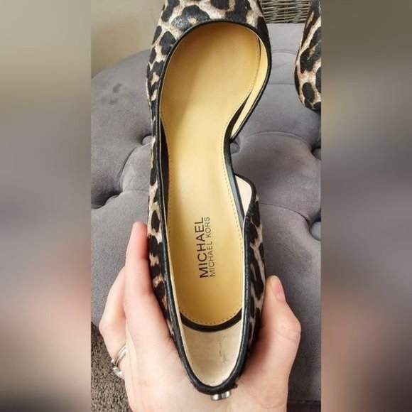 Michael Kors Clara mid spotted haircalf pump - like new condition - Picture 8 of 11
